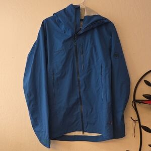 Mammut Men's Vibrant Blue Raincoat